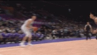 vsports官网-攻防一体三分决胜 CBA状元首秀20分5帽表现太炸裂